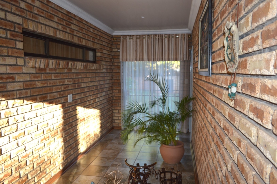 6 Bedroom Property for Sale in Doringkruin North West